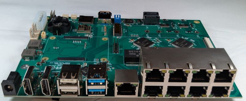Cruiser carrier board, rear ports with eight PoE+ jacks